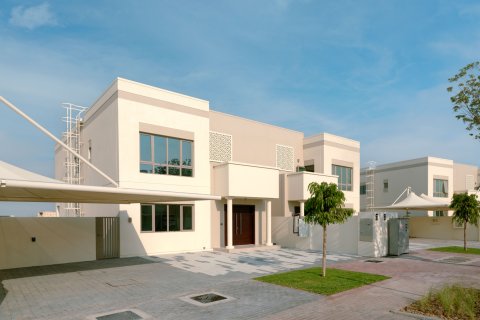 Villa in Jebel Ali, Dubai, VAE: 4 Schlafzimmer, 378236 m2 Nr. 750712
