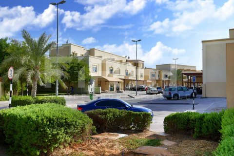 Villa te koop in Abu Dhabi, VAE 3 slaapkamers, 225.2 vr.m., nr 731456 - foto 3