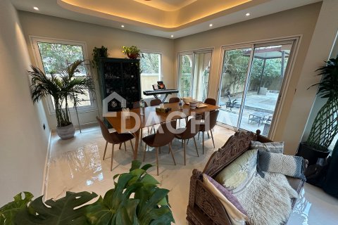 Villa zum Verkauf in Jumeirah Village Triangle, Dubai, VAE 4 Schlafzimmer, 250 m2 Nr. 720571 - Foto 6