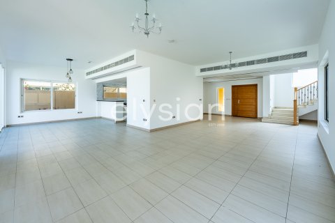 Villa te huur in Jumeirah Park, Dubai, VAE 4 slaapkamers, 510 vr.m., nr 586287 - foto 2