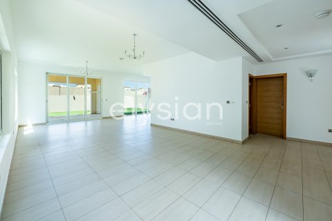 Villa te huur in Jumeirah Park, Dubai, VAE 4 slaapkamers, 510 vr.m., nr 586287 - foto 4