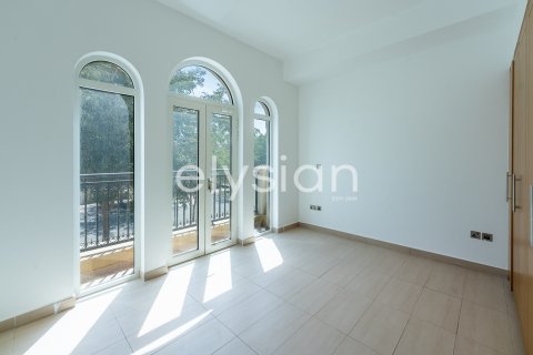 Villa te huur in Jumeirah Park, Dubai, VAE 4 slaapkamers, 510 vr.m., nr 586287 - foto 5