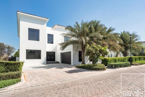 Villa a Jumeirah Golf Estates, Dubai, EAU 6 camere da letto, 851.18 mq. № 747494