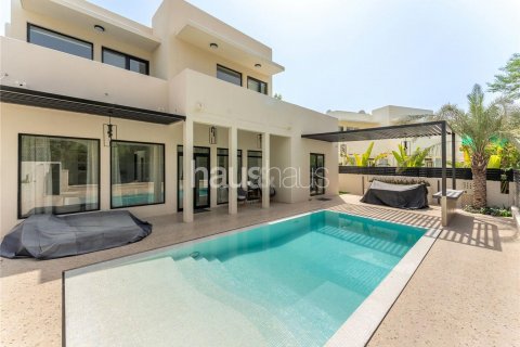 Villa in Arabian Ranches, Dubai, VAE: 4 Schlafzimmer, 325 m2 Nr. 625335