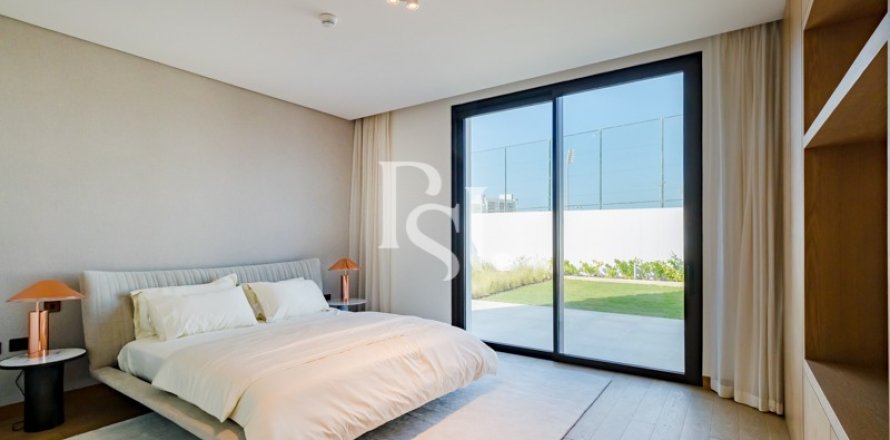 Vilë në Saadiyat Island, Abu Dhabi, Emiratet e Bashkuara Arabe 5 dhoma gjumi, 816 m2. № 716360