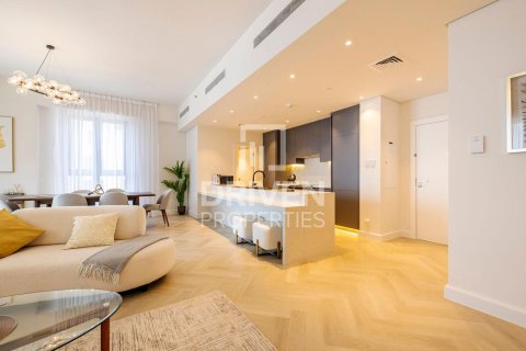 Apartment in Jumeirah, Dubai, UAE 3 bedrooms, 191.84 sq.m. № 767459 - photo 4