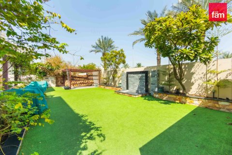 Villa en Dubai, EAU 5 dormitorios, 613.2 m² № 769258
