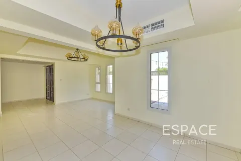 Villa til salg i The Springs, Dubai, UAE 3 soveværelser, 245 kvm № 737810 - foto 3