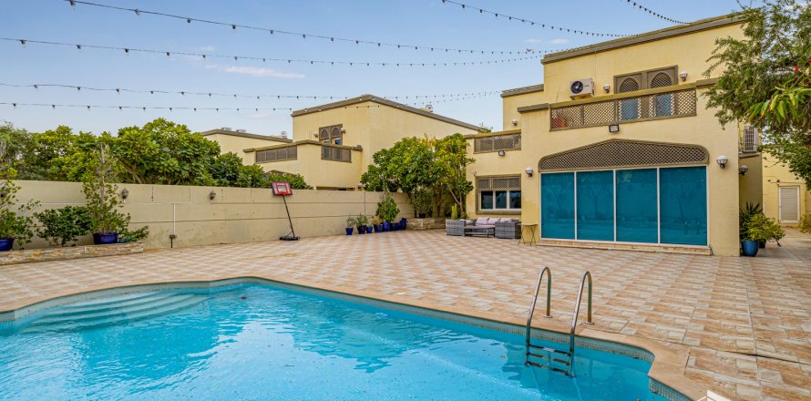 Villa in Jumeirah Park, Dubai, VAE 4 slaapkamers, 402.73 vr.m. nr 418473
