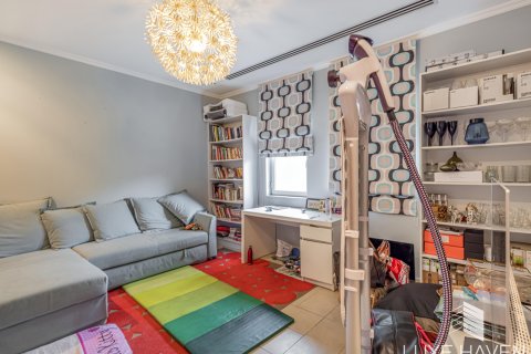 Villa te huur in Jumeirah Park, Dubai, VAE 4 slaapkamers, 402.73 vr.m., nr 418473 - foto 22