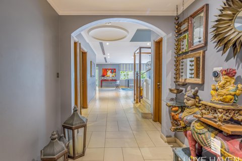 Villa te huur in Jumeirah Park, Dubai, VAE 4 slaapkamers, 402.73 vr.m., nr 418473 - foto 17