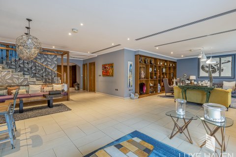 Villa te huur in Jumeirah Park, Dubai, VAE 4 slaapkamers, 402.73 vr.m., nr 418473 - foto 9