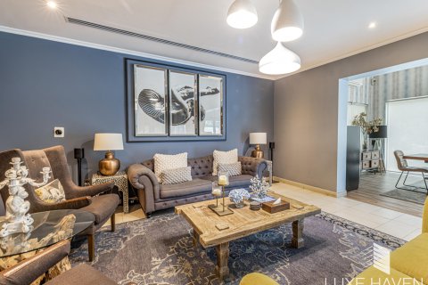 Villa te huur in Jumeirah Park, Dubai, VAE 4 slaapkamers, 402.73 vr.m., nr 418473 - foto 3