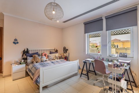 Villa te huur in Jumeirah Park, Dubai, VAE 4 slaapkamers, 402.73 vr.m., nr 418473 - foto 20