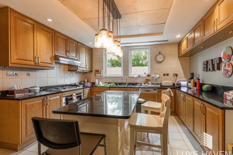 Villa te huur in Jumeirah Park, Dubai, VAE 4 slaapkamers, 402.73 vr.m., nr 418473 - foto 4