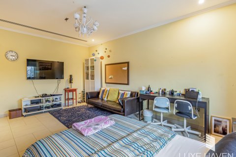 Villa te huur in Jumeirah Park, Dubai, VAE 4 slaapkamers, 402.73 vr.m., nr 418473 - foto 18
