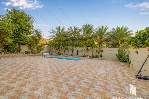 Villa te huur in Jumeirah Park, Dubai, VAE 4 slaapkamers, 402.73 vr.m., nr 418473 - foto 25