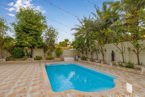 Villa te huur in Jumeirah Park, Dubai, VAE 4 slaapkamers, 402.73 vr.m., nr 418473 - foto 27