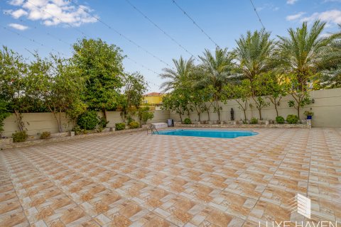 Villa te huur in Jumeirah Park, Dubai, VAE 4 slaapkamers, 402.73 vr.m., nr 418473 - foto 26